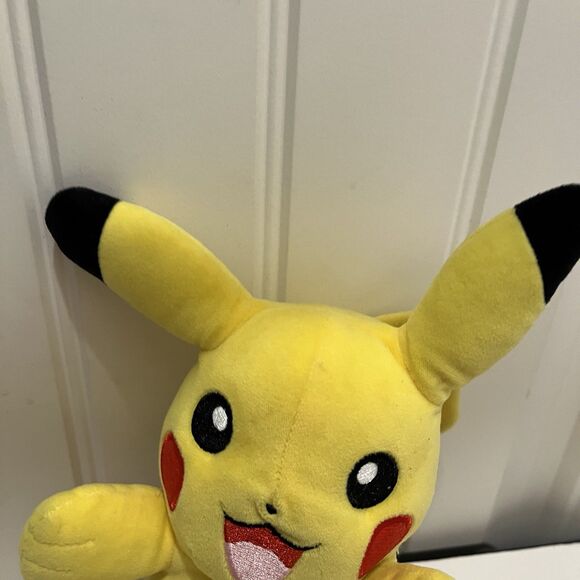 Pokémon Pikachu 10" Plush Stuffed Animal Toy 2018 Wicked Cool Toys WCT Nintendo - Picture 2 of 9